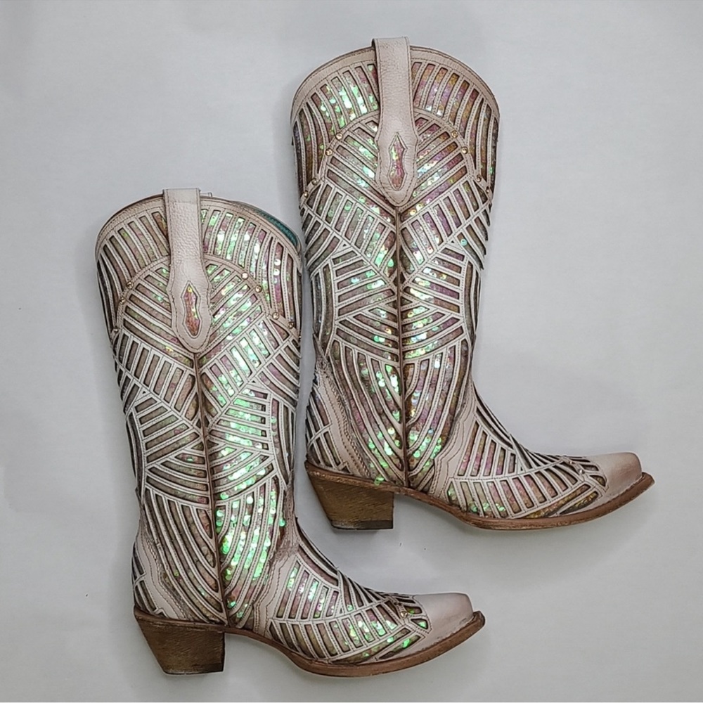 Corral women’s white bright handcrafted iridescent western cowgirl sniptoe boots